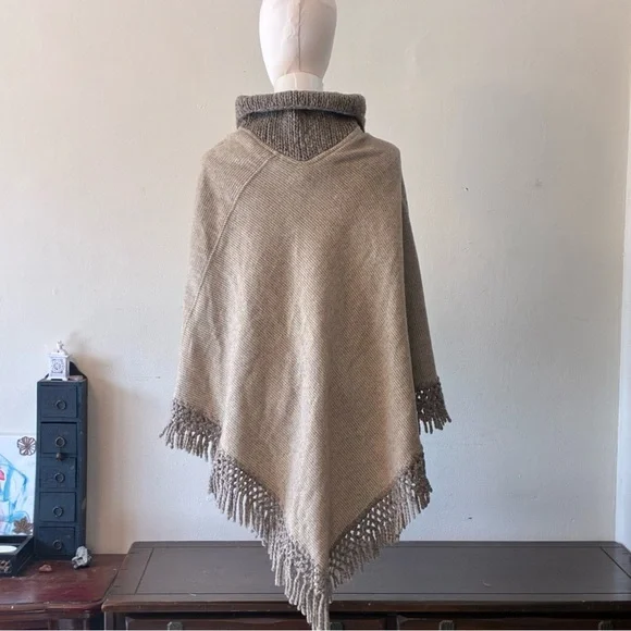 Handmade Beige Knit Wool Blend Poncho with Fringe - Picture 3 of 11